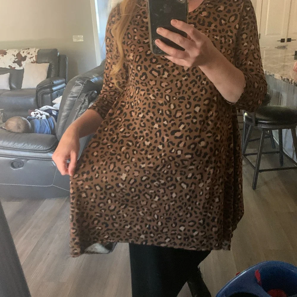 Leopard Print Women's Tunic Top - Picture 2 of 4